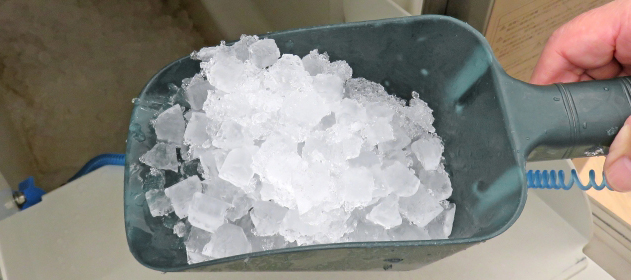 スーパーの氷