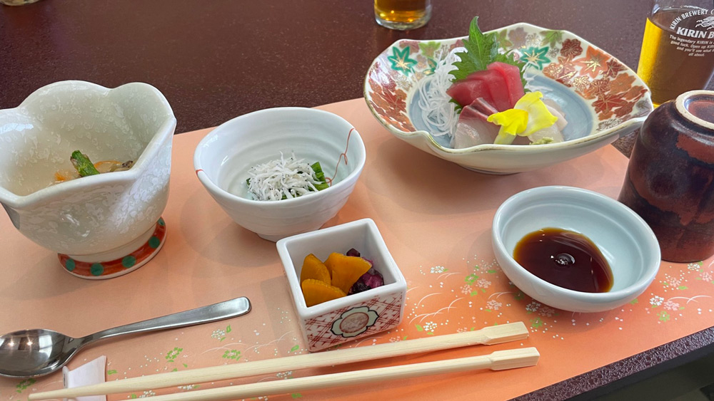 うなぎ割烹 御殿川の副菜とお刺身