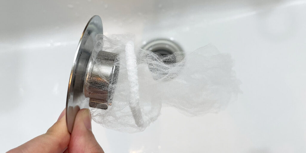 山崎実業(tower)洗面排水口ゴミ受けネットホルダー