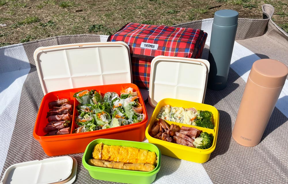 お弁当とサーモスの水筒(JOQシリーズ)