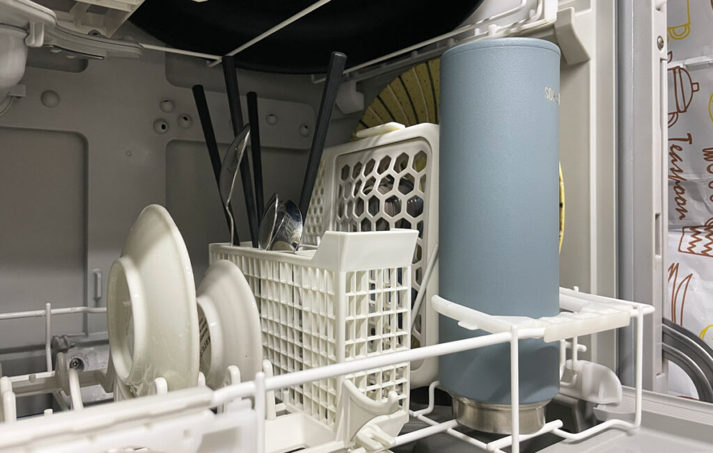 食洗機に入っているサーモスの水筒(JOQシリーズ)