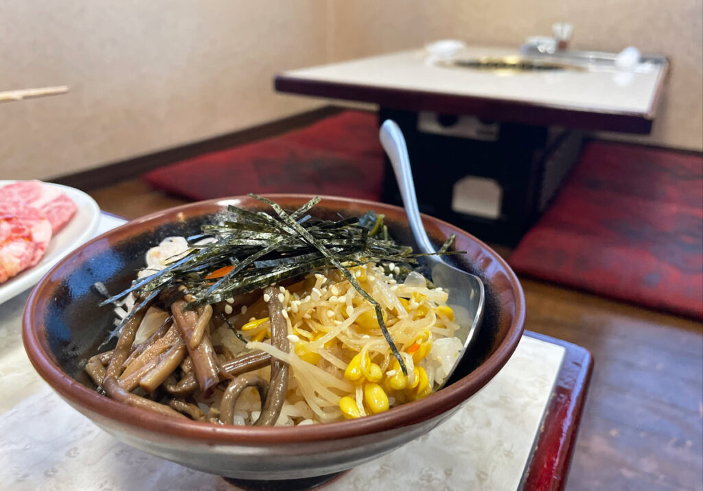 修さんの店の「ビビンバ」とお座席
