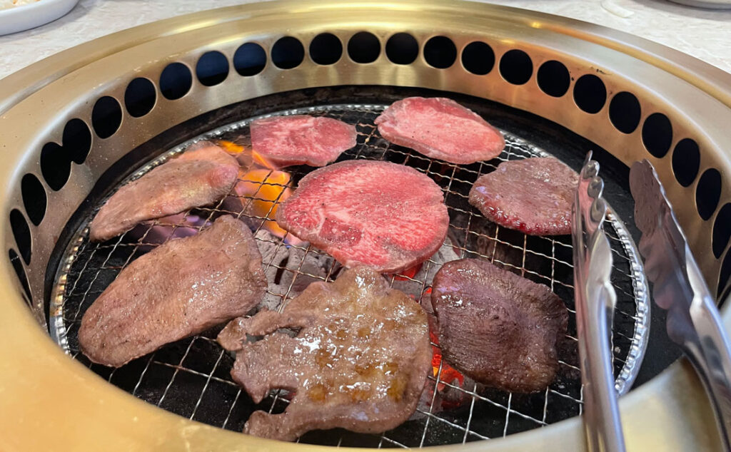 炭火で焼いたタン塩